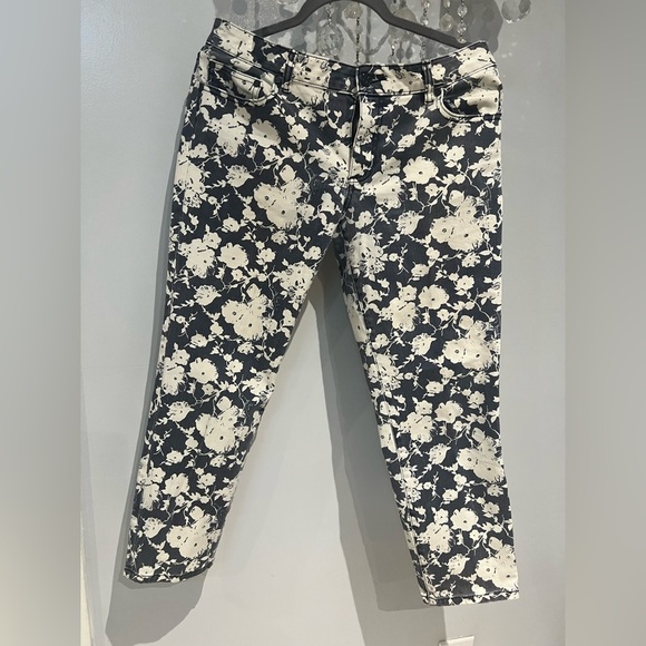 Tory Burch Size 32 Blue White Alexa Floral Mid Rise Cropped Designer Jeans. C043 - Picture 2 of 8